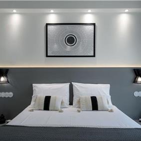 3 bedroom seaside villa with pool & jacuzzi, near Acharavi, sleeps 6